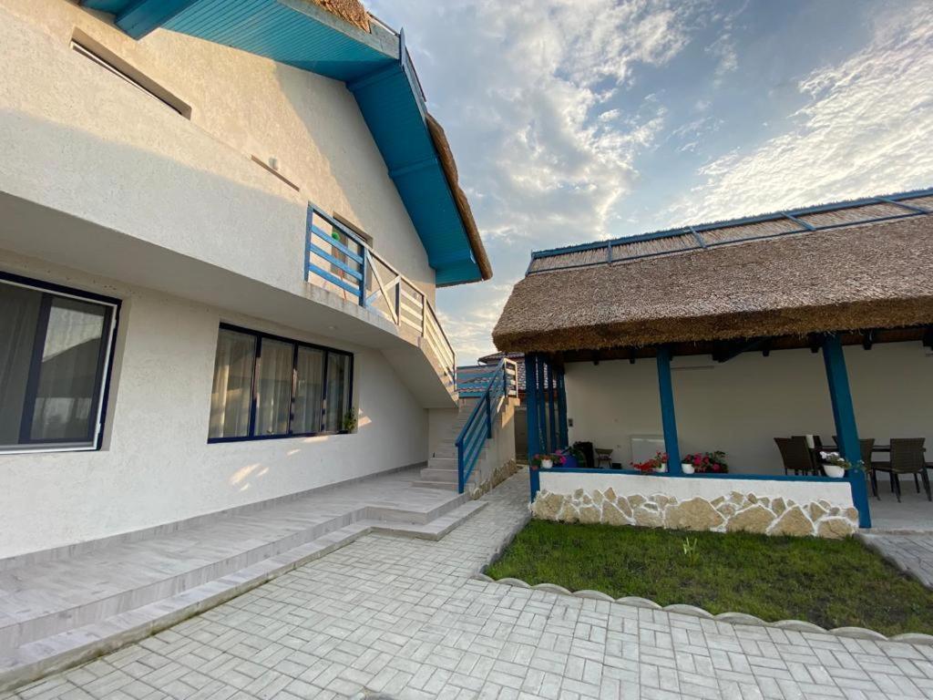 Отель Casa Munteanu Мила-Доуэзечи-ши-Трей Экстерьер фото